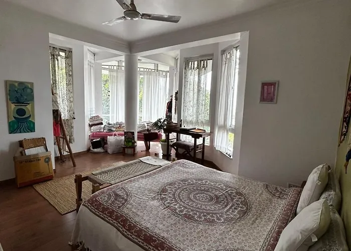 Homestay Samadhi House *